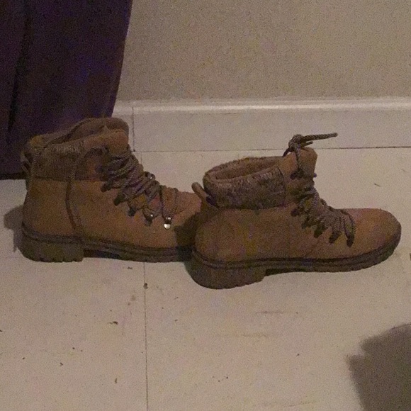 Timbs - Picture 2 of 4